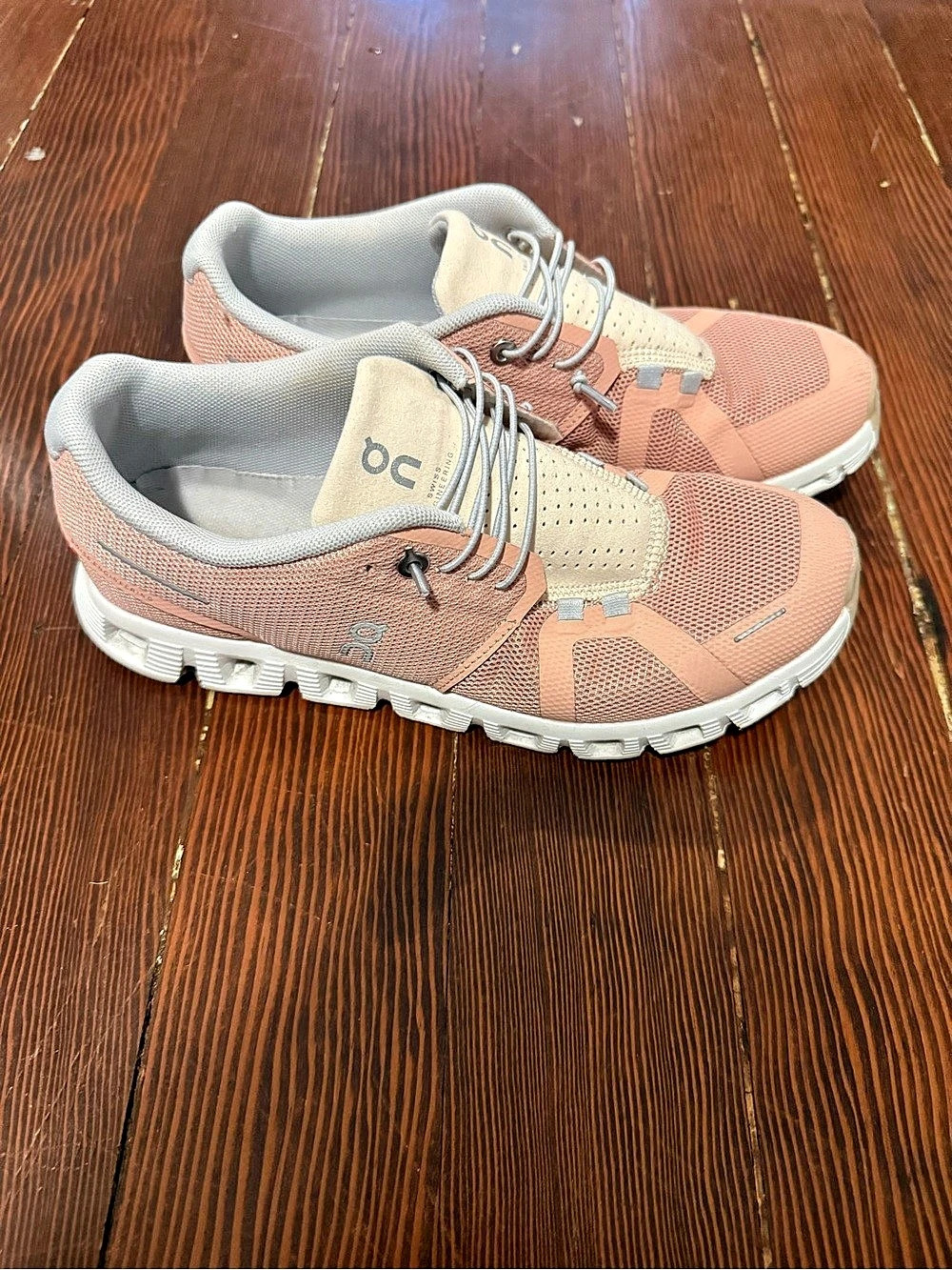 On Cloud 5 Athletic Shoes US W7